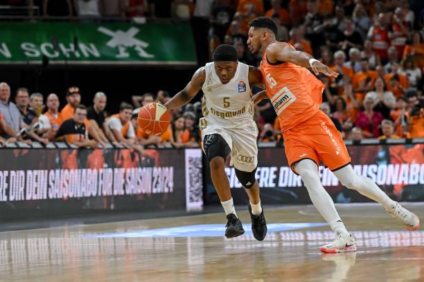 对阵实力相 对阵实力相